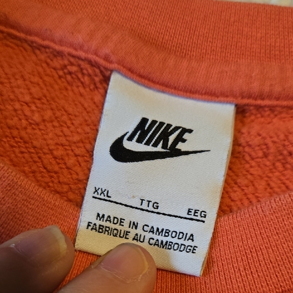 Nike Coral Crewneck Sweatshirt with White Swoosh - Picture 2 of 6